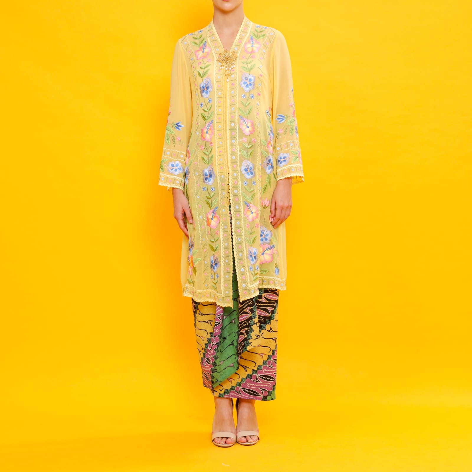 kebaya kembang sepatu